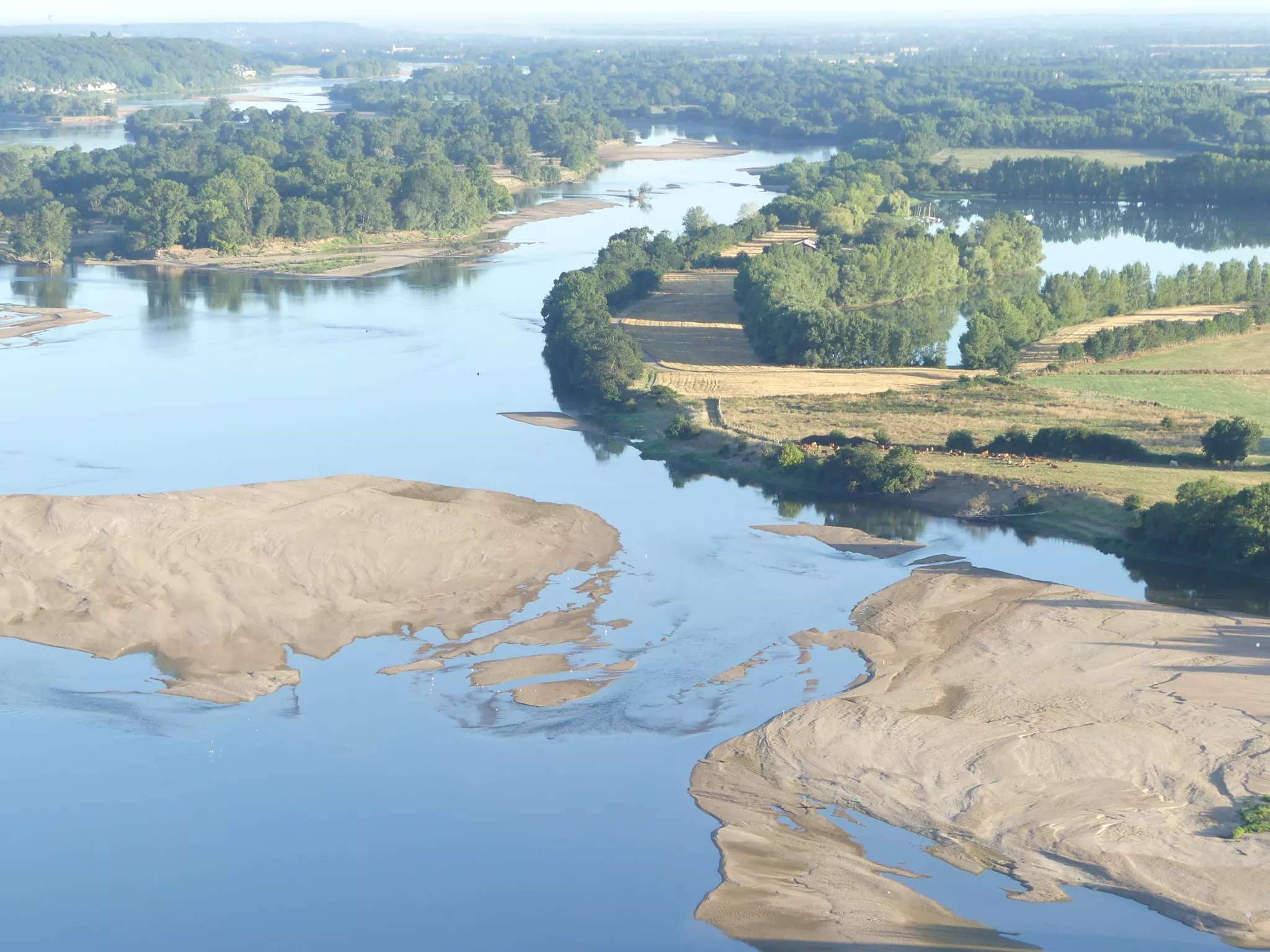 Photographie aérienne de la Loire à Saumur