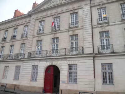 Fronton du tribunal administratif de Nantes